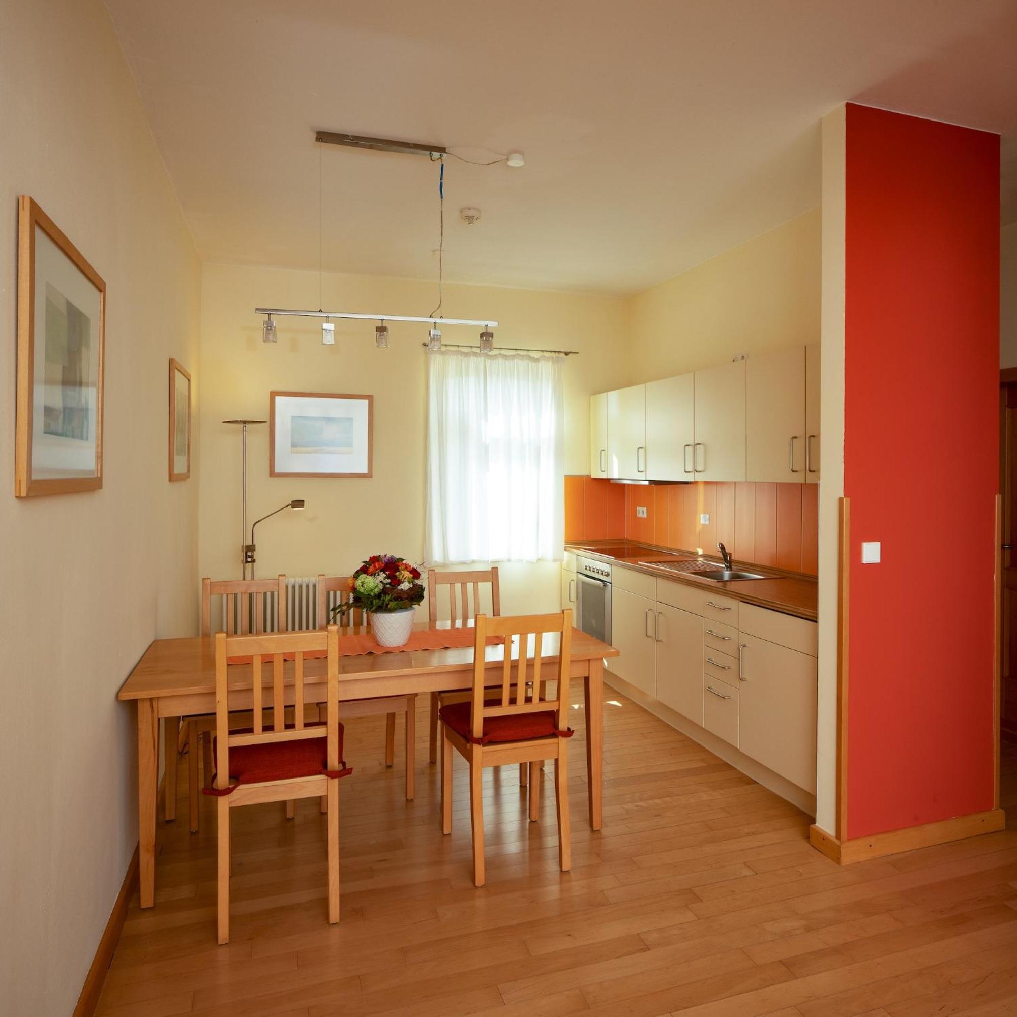 Biohotel Stiftsgut Wilhelmsgluecksbrunn Creuzburg Esterno foto