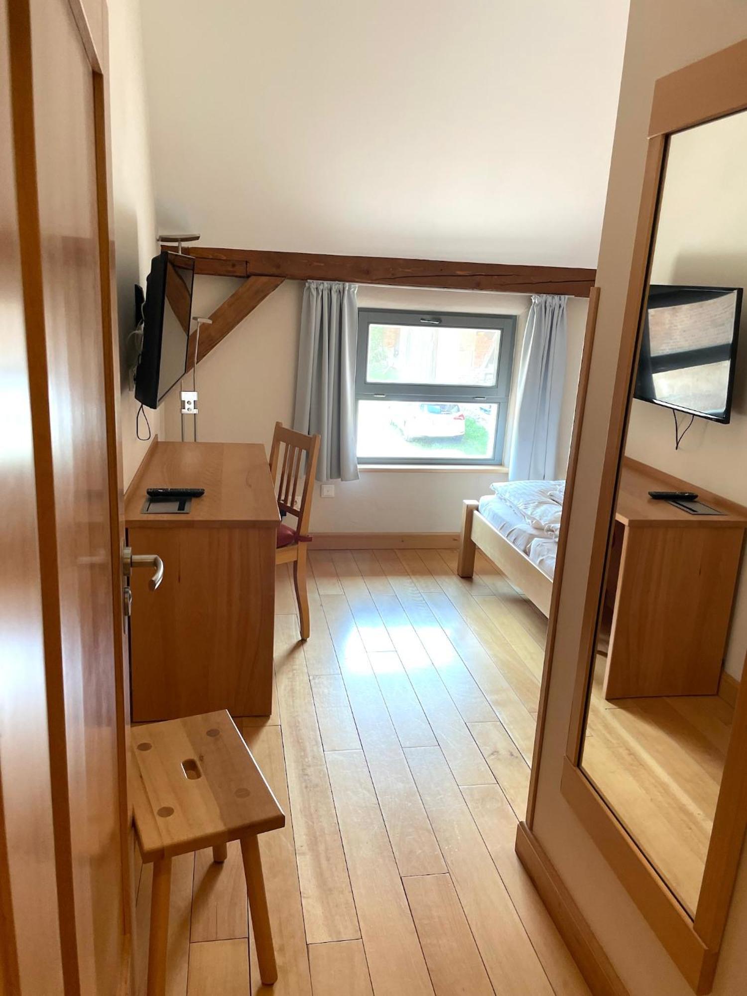 Biohotel Stiftsgut Wilhelmsgluecksbrunn Creuzburg Esterno foto