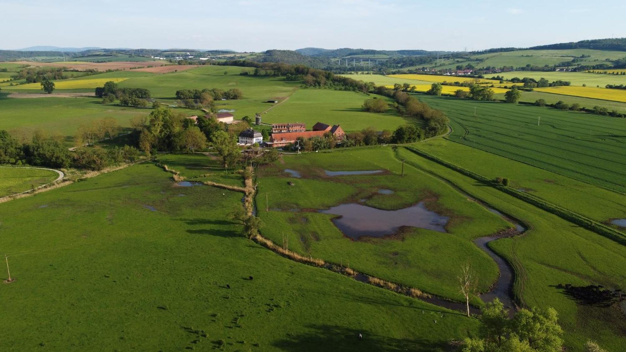 Biohotel Stiftsgut Wilhelmsgluecksbrunn Creuzburg Esterno foto