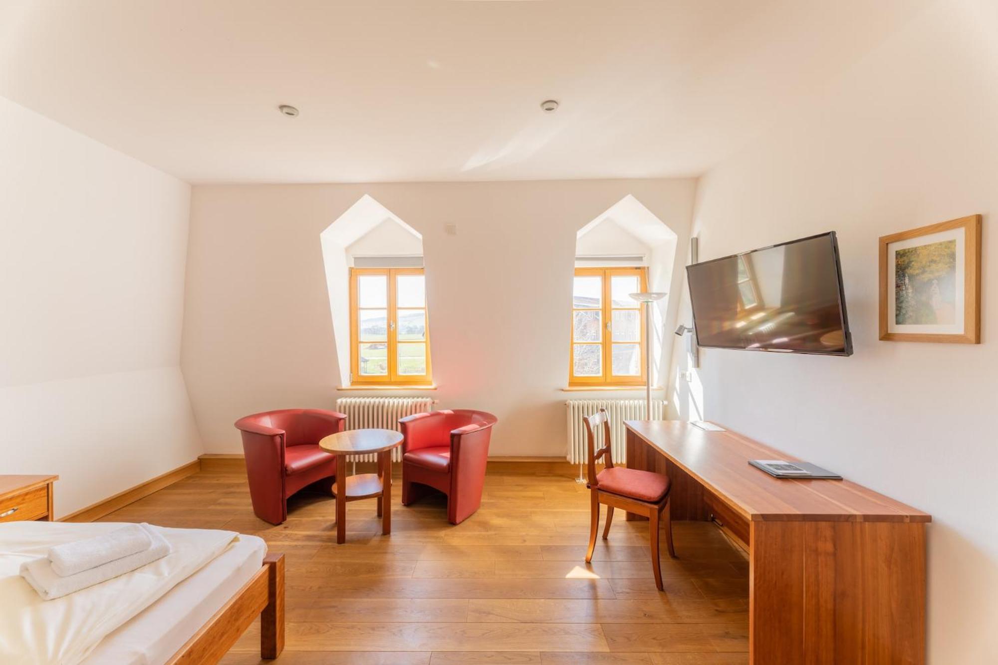 Biohotel Stiftsgut Wilhelmsgluecksbrunn Creuzburg Esterno foto