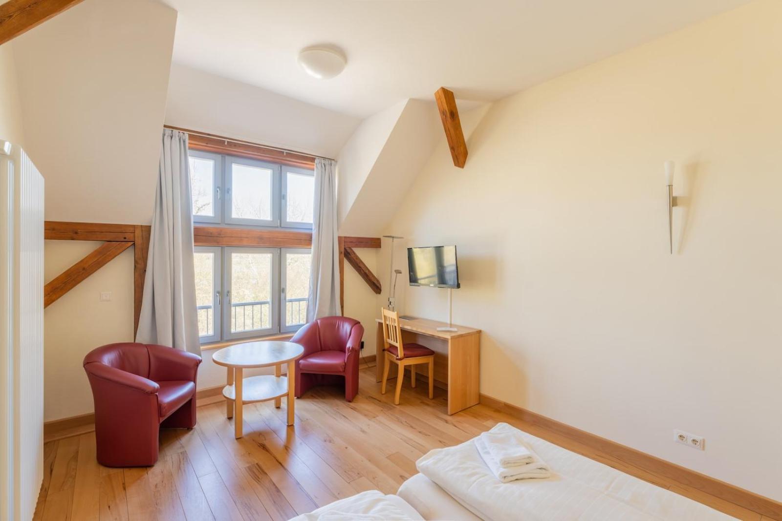 Biohotel Stiftsgut Wilhelmsgluecksbrunn Creuzburg Esterno foto