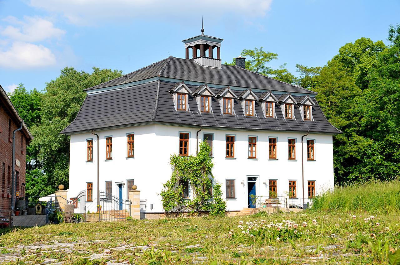 Biohotel Stiftsgut Wilhelmsgluecksbrunn Creuzburg Esterno foto